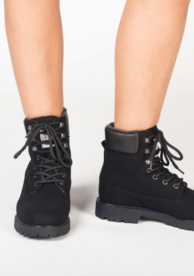 Schnürstiefel Gadea Black vegan RRREVOLVE